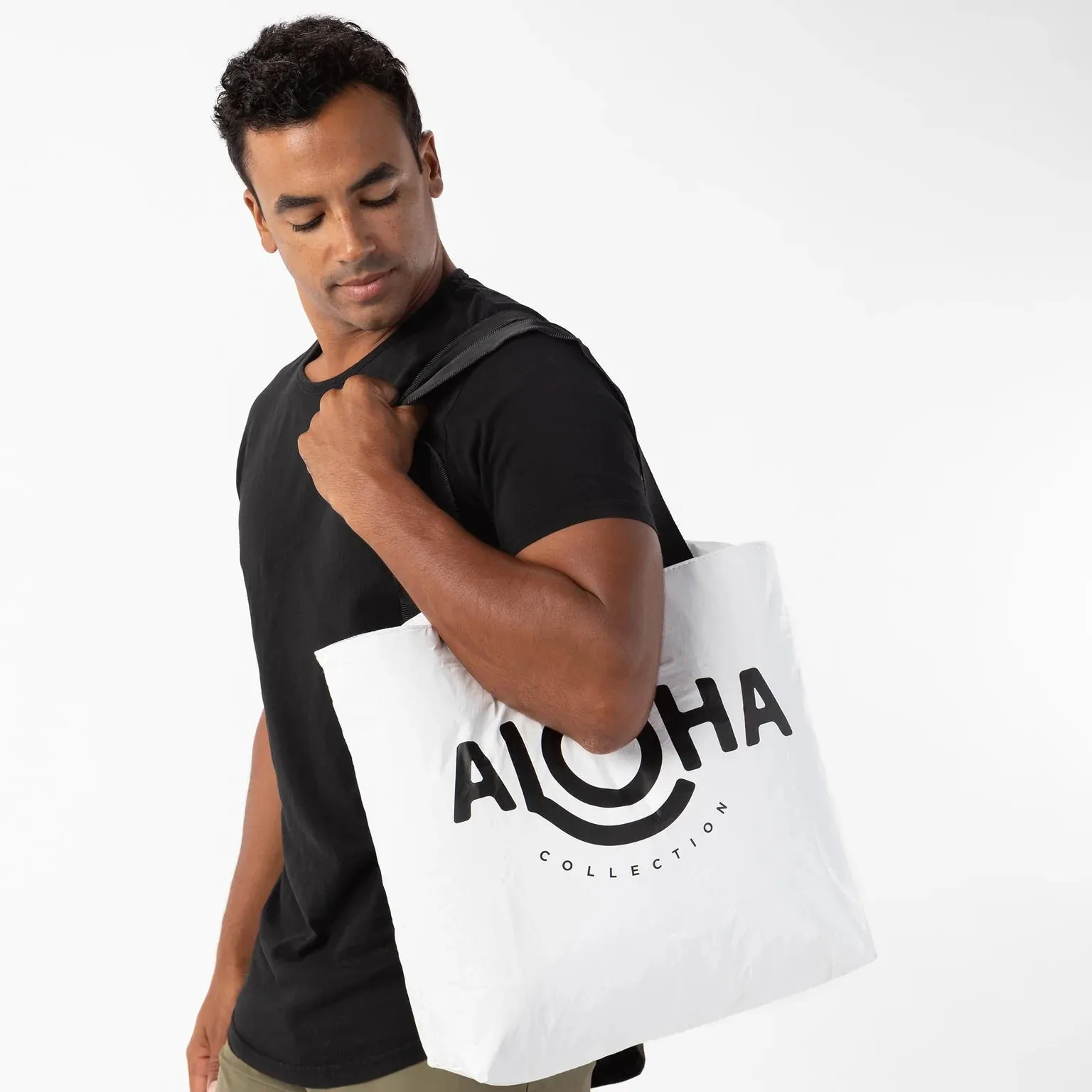 Aloha Original Day Tripper in White on Black