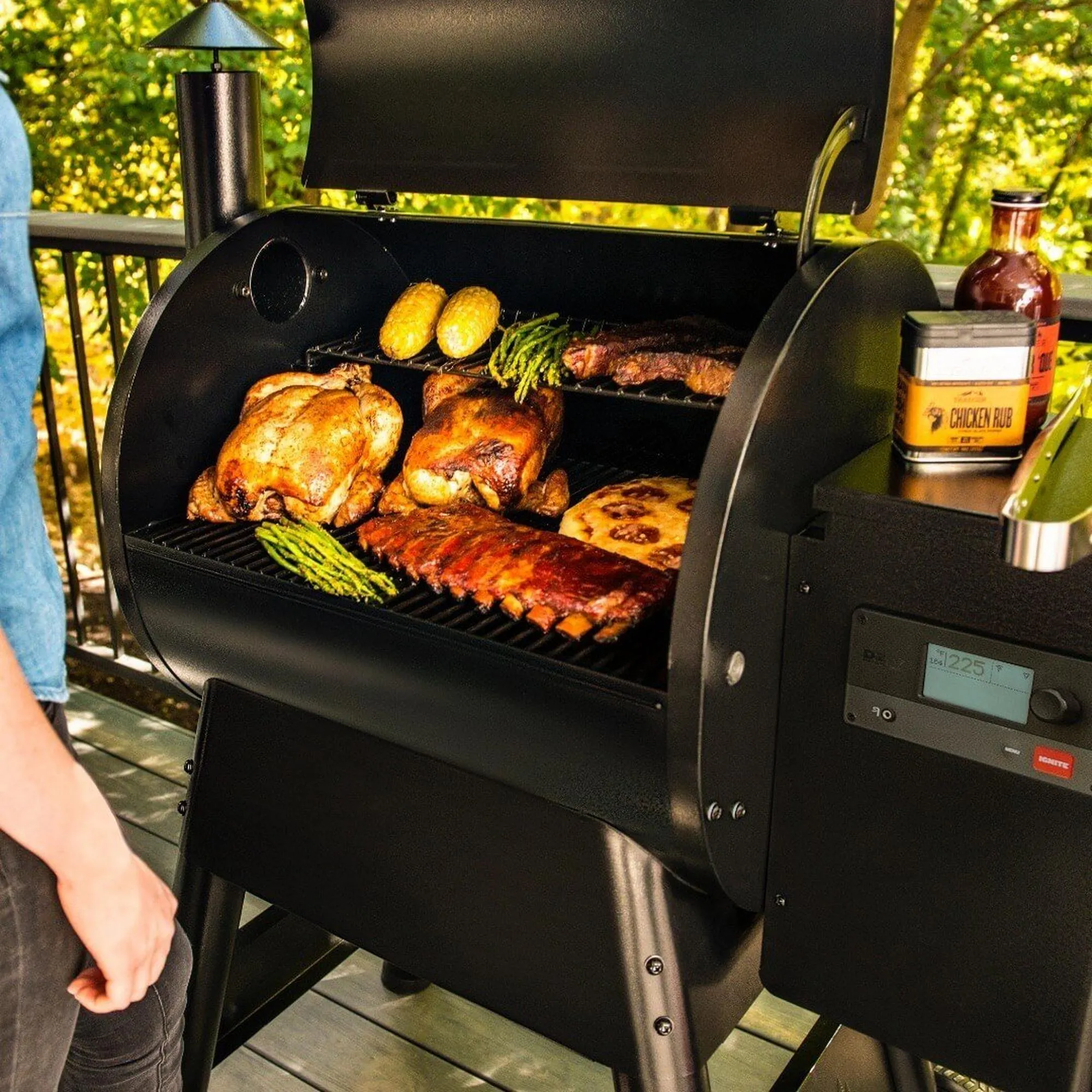 Traeger Pro 575 Pellet Grill - TFB57GLEC