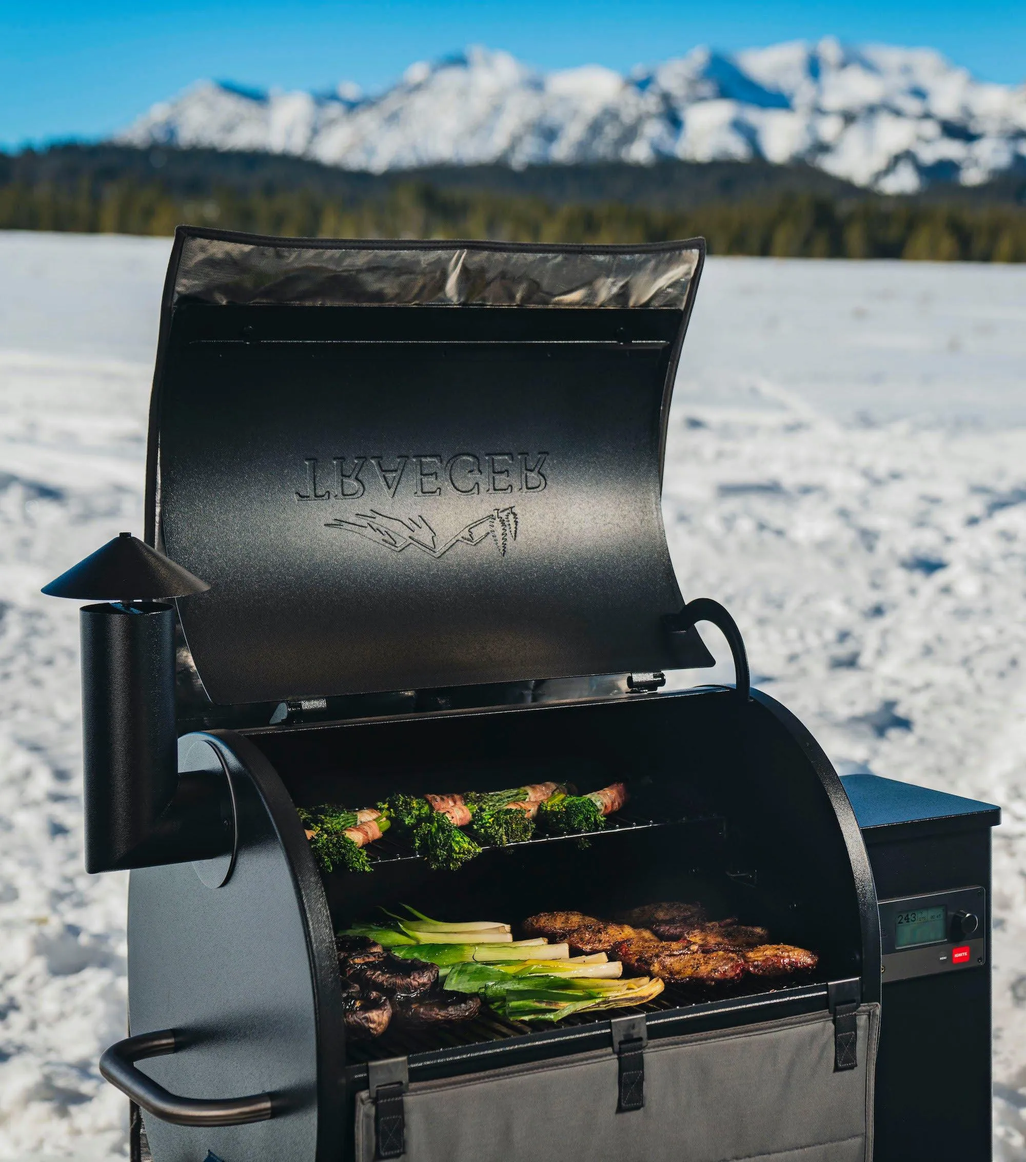 Traeger Pro 575 Pellet Grill - TFB57GLEC